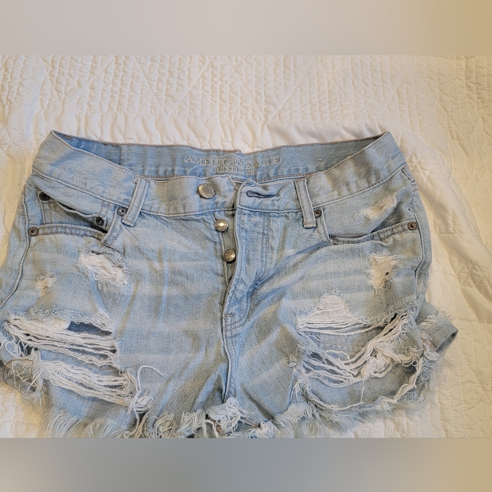American eagle women's ripped Jean shorts size 8